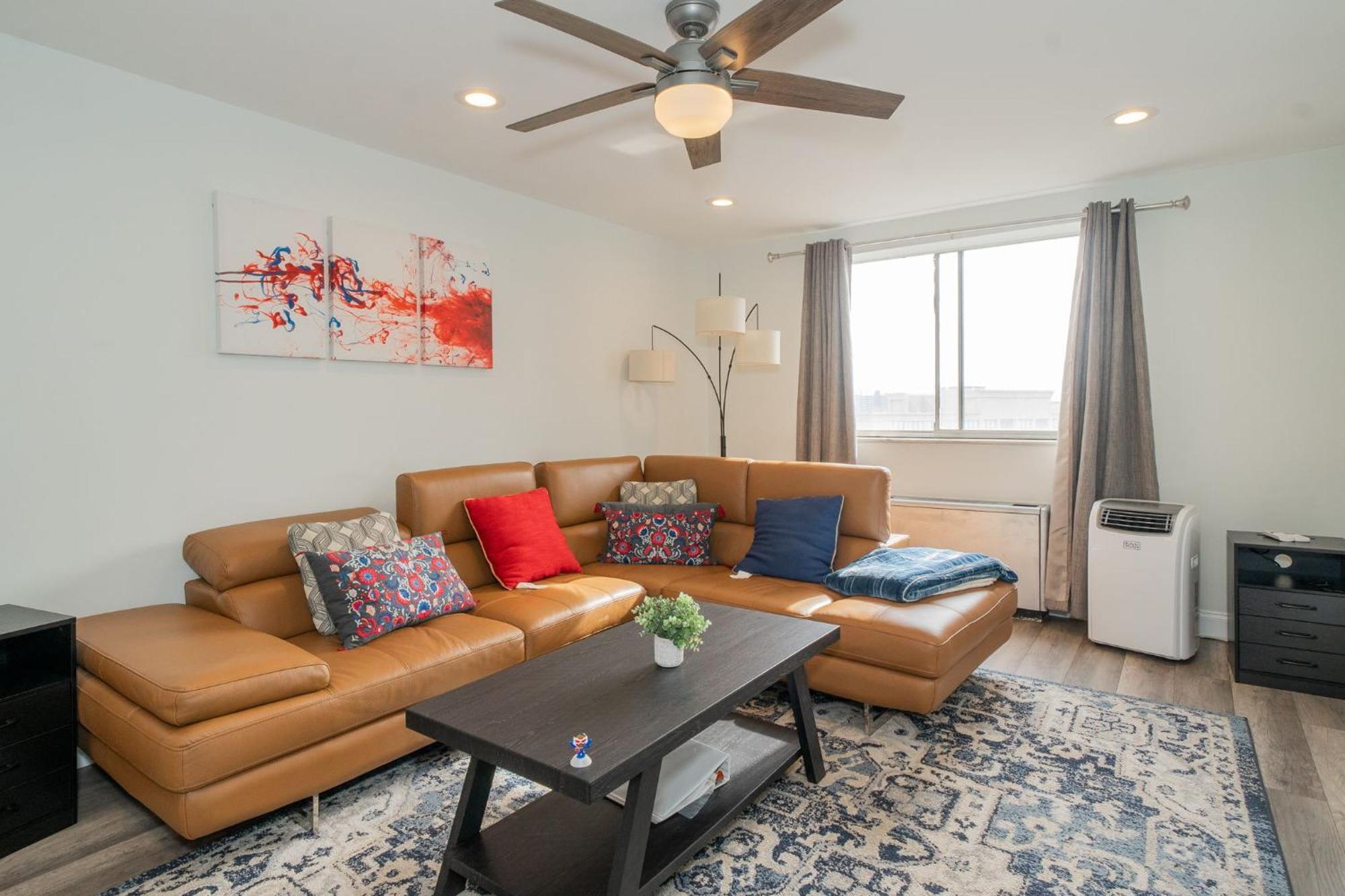 Just Renovated 3 Br/2Bath/ Parking+ Downtown View Apartment แอตแลนตา ภายนอก รูปภาพ