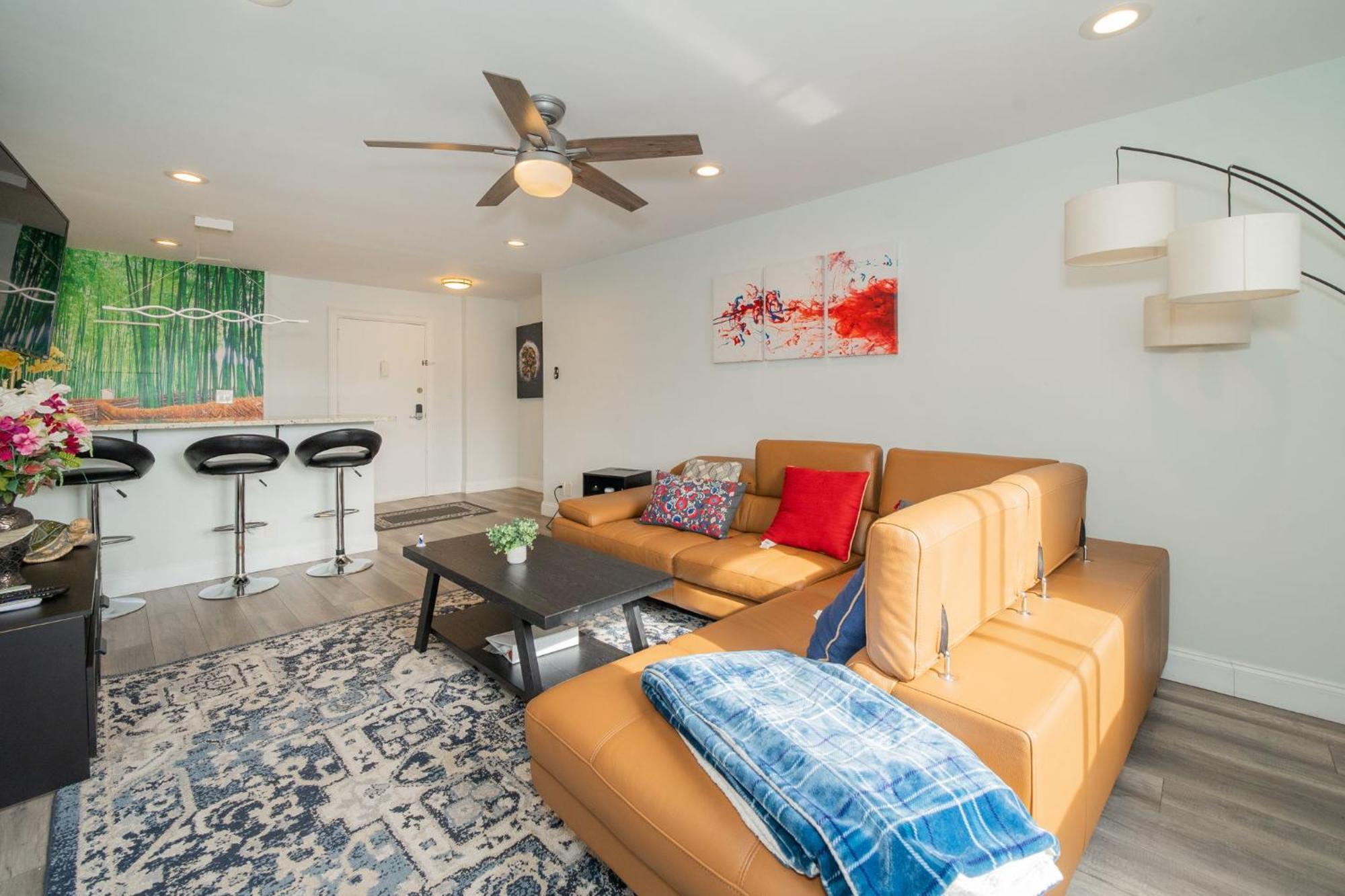 Just Renovated 3 Br/2Bath/ Parking+ Downtown View Apartment แอตแลนตา ภายนอก รูปภาพ