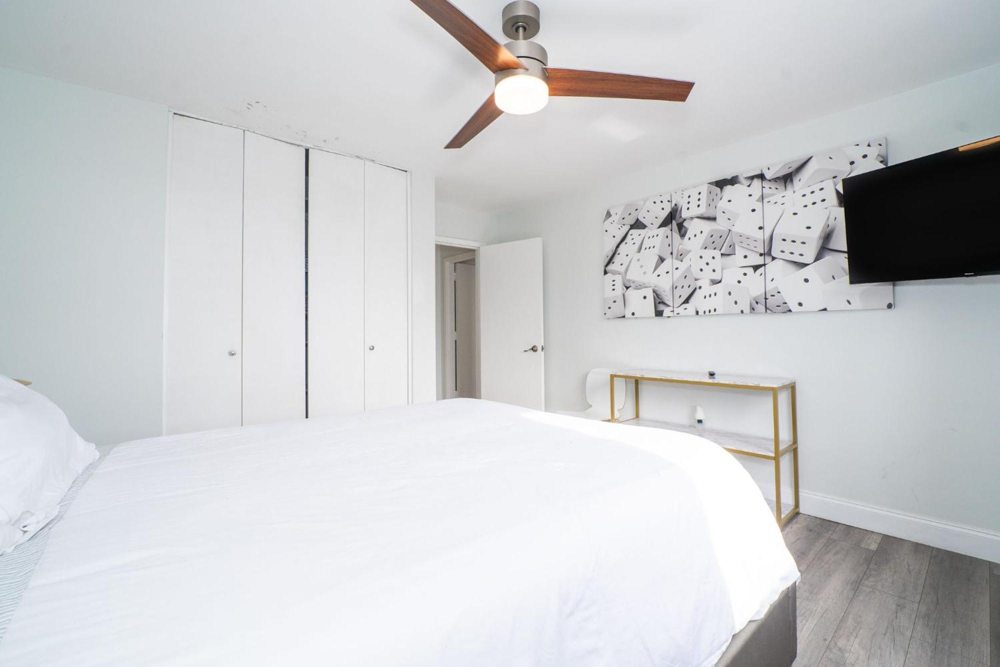 Just Renovated 3 Br/2Bath/ Parking+ Downtown View Apartment แอตแลนตา ภายนอก รูปภาพ